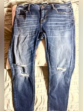 Vigoss Distressed Medium Wash Skinny Jeans